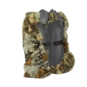 Funda prismático Bino Slicker Larga Alpine Innovations en camuflaje cubriendo binoculares