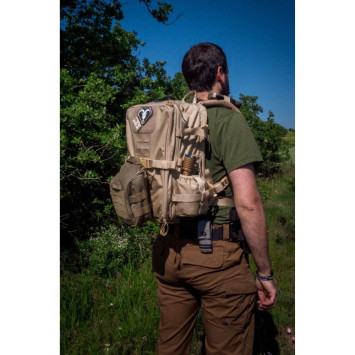 Mochila Bergara Tactical 20L en Cordura con sistema MOLLE y compartimento de hidratación