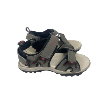 Sandalia Tuckland niño color gris con velcros, ideal para terrenos irregulares