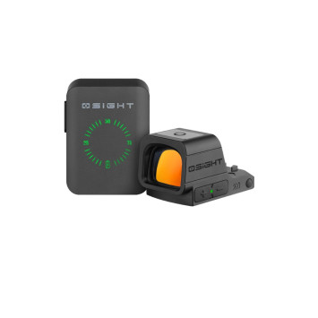Visor de punto rojo Osight XR encapsulado junto a su cubierta de carga magnética con indicador digital