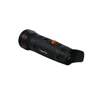 Vista isométrica del monocular térmico ThermTec Wild 650DL Pro con botones accesibles y diseño compacto para uso en exteriores.