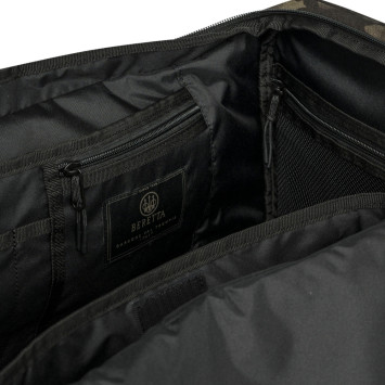 Interior de la bolsa Beretta 500 Years Anniversary con bolsillos y compartimentos