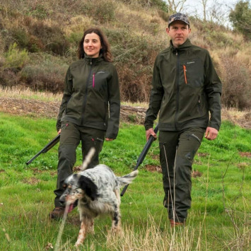 Pantalón Chiruca Lykos 01 en uso durante una jornada de caza en Carril Outdoor
