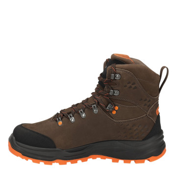 Bota Chiruca Cedro Force Hi Vis 12 marrón de perfil, con piel nobuck, puntera reforzada y suela Vibram naranja.