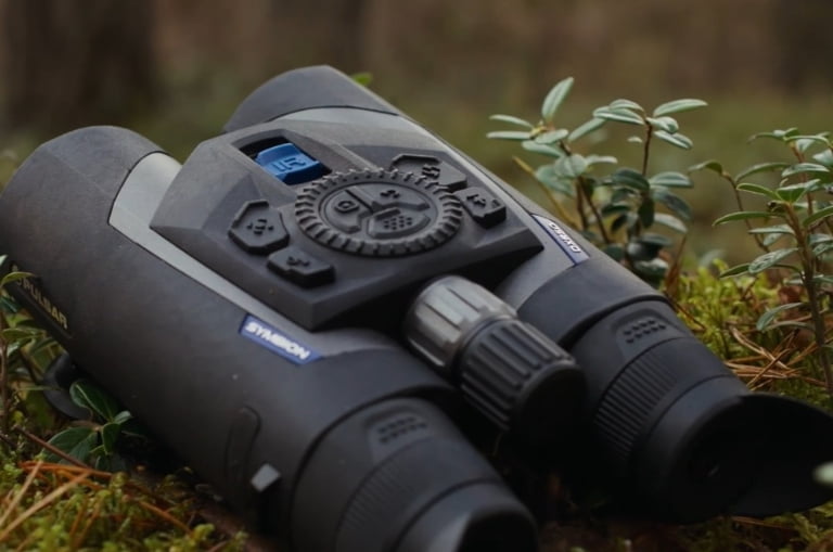 Visión térmica Pulsar Symbion con binoculares multiespectrales para uso outdoor