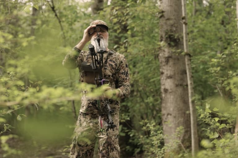 Prismáticos LEUPOLD BX-3 Alpine HD en bosque