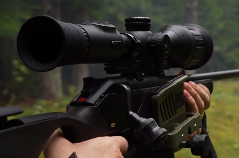 Visor térmico HIKMICRO STELLAR 3.0 montado en rifle